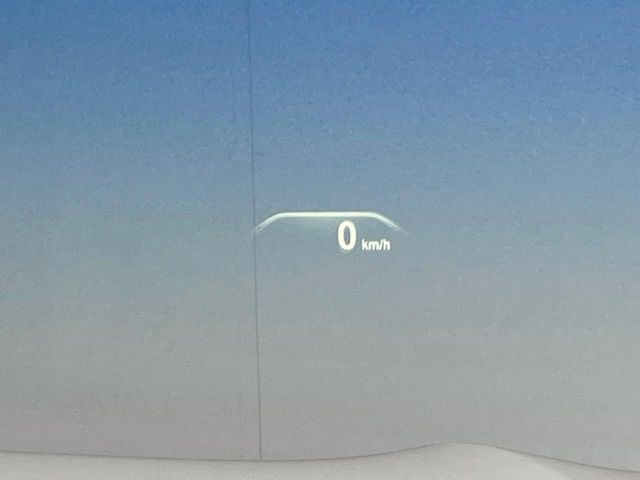 ���w�b�h�A�b�v�f�B�X�v���C:���݂̑��x�⑖�s�����f�W�^���\���ŉ^�]�ȑO���̃K���X�ɓ��e!�^�]���A���������炳���K�v�ȏ����m�F�ł���̂łƂ��Ă��֗��ň��S!