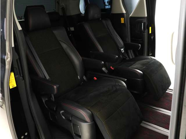 �y�I�b�g�}���t���Z�J���h�V�[�g�z�ő�800mm�̃����O�X���C�h�V�[�g�ƃI�b�g�}���@�\�ɂ�葫���y�X�L�΂������\�ł�!�܂��A�Ђ��|��������܂��̂ŁA���K�ȃh���C�u�����y���݂��������܂�!