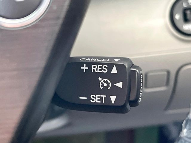 �y�N���[�Y�R���g���[���z�������H�����N���N���s�B�A�N�Z���𗣂��Ă���葬�x�ő��s���ł��A�������^�]���̕��S���y��!�����E�������ȒP�ȃX�C�b�`����Œ����ł��܂��B