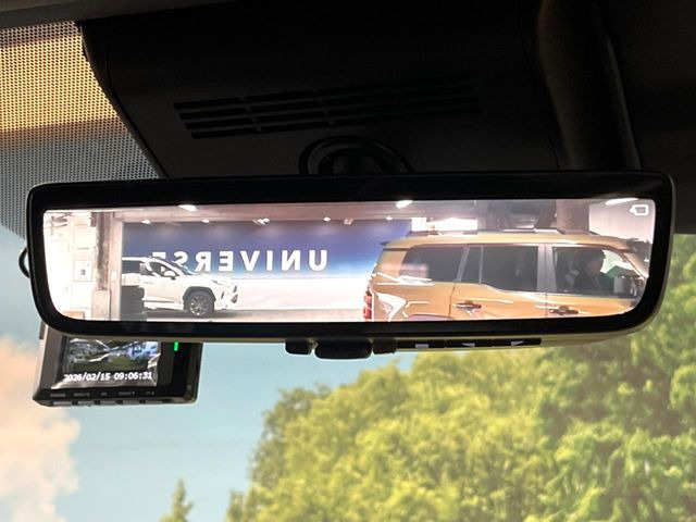 【デジタルインナーミラー】後席の大きな荷物や同乗者で後方が確認しづらい時でも安心!カメラが撮影した車両後方の映像をルームミラー内に表示。クリアな視界で状況の確認が可能です!