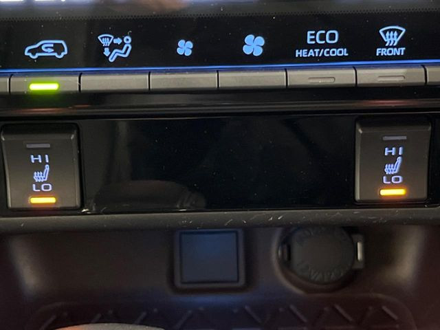 【シートヒーター】寒い日に重宝するシートヒーター!エアコンより早く温まってくれるので寒がりの人も安心ですね♪エアコンの温風は乾燥するから苦手、という方にもをおすすめです。