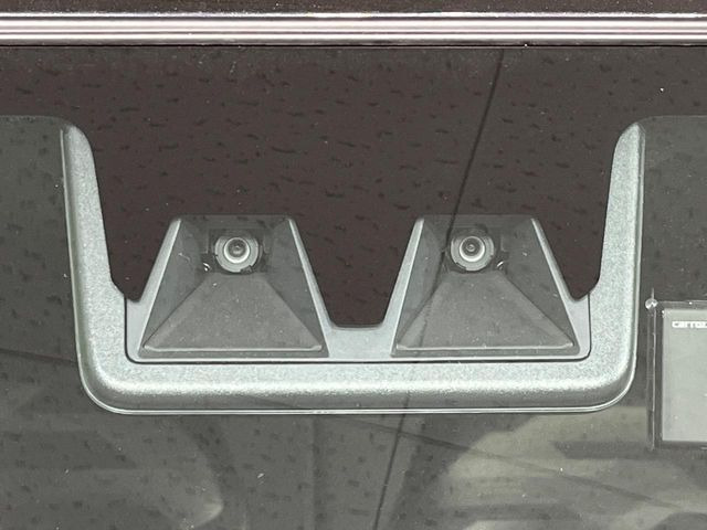 �y�X�}�[�g�A�V�X�g�z���s���ɑO���̎ԗ�����F�����A�Փ˂������Ȏ��͌x��ƃu���[�L�ŏՓˉ���Ɣ�Q�y�����A�V�X�g�B�����S�Ƀh���C�u�����y���݂��������܂��B