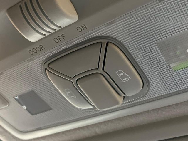 �y�����p���[�X���C�h�h�A�z�X�}�[�g�L�[��^�]�Ȃ̃X�C�b�`�Ō�ȗ����X���C�h�h�A�̊J���\���d��������͂����ăh�A���J����K�v�������A�����Ȃ��q�l�ł��ȒP�ɊJ���߂ł����K�ł���