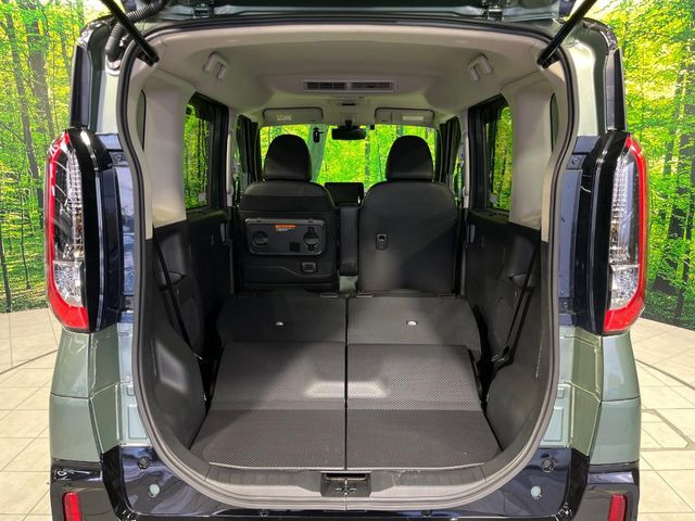 ���i�̂���������ʋ΁A���}���ɏ\���ȉ׎��X�y�[�X���m�ۂ��Ă���܂��B�Z�J���h�V�[�g��|���ƁA�傫�ȉו��̐ύڂ��\�ł���