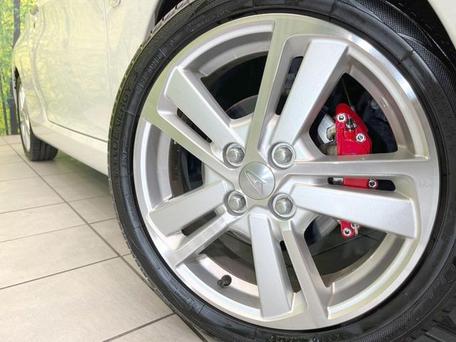 �y����16�C���`�A���~�z�C�[���z�O�ςɃ}�b�`���������A���~�z�C�[���𑕒����Ă���܂��B�e��ЊO�A���~�z�C�[����A�X�^�b�h���X�^�C�����戵�����Ă���܂��B���񂲑��k����������