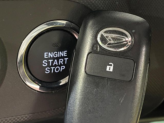 �y�L�[�t���[�V�X�e���z�J�o����|�P�b�g�ɓ��ꂽ�܂܂ł��h�A�̎{���E�������\�ȃX�}�[�g�L�[�𑕔��B�G���W���̃I���E�I�t�����J�M�����o���K�v����������Ƃ��Ă��֗��ł���