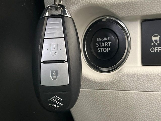 �y�L�[���X�X�^�[�g�V�X�e���z�J�o����|�P�b�g�ɓ��ꂽ�܂܂ł��h�A�̎{���E�������\�ȃX�}�[�g�L�[�𑕔��B�G���W���̃I���E�I�t�����J�M�����o���K�v����������Ƃ��Ă��֗��ł���