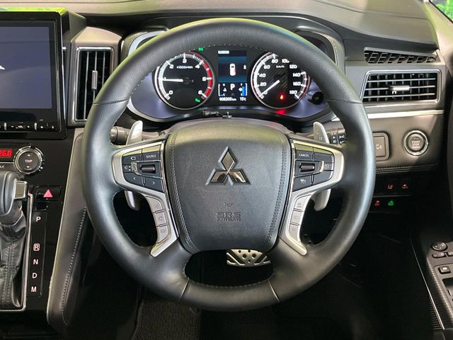 �y�����v�����X�e�A�����O�z�㎿�Ȋv���g�p���邱�ƂŁA��ɂ����������݂ƂĂ��^�]���₷���n���h���ł���