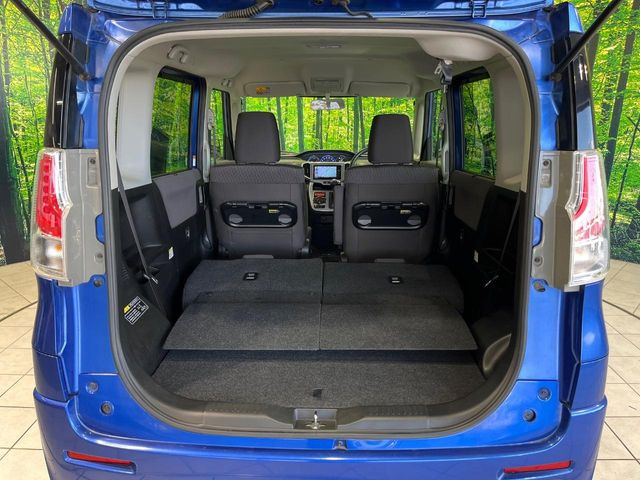 ���i�̂���������ʋ΁A���}���ɏ\���ȉ׎��X�y�[�X���m�ۂ��Ă���܂��B�Z�J���h�V�[�g��|���ƁA�傫�ȉו��̐ύڂ��\�ł���