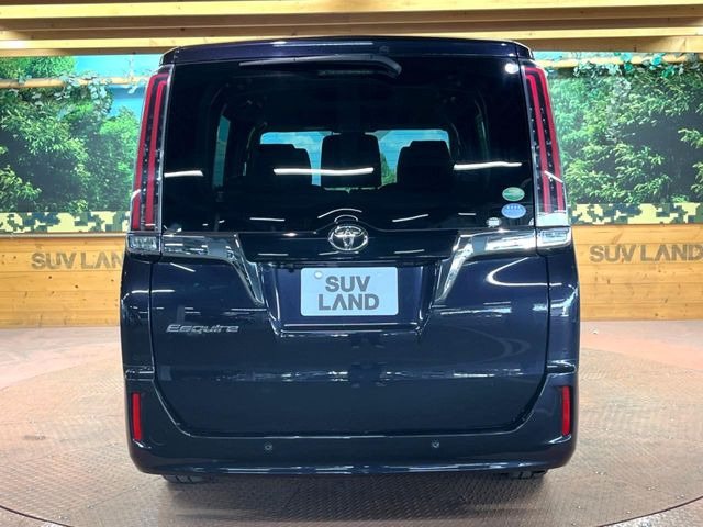 安心の最長10年・走行無制限保証(有償)をご用意。保証内容も充実はもちろん、無料点検&オイル交換や、年中無休の全国・24時間ロードサービスも付帯されておりますのでご安心下さい。