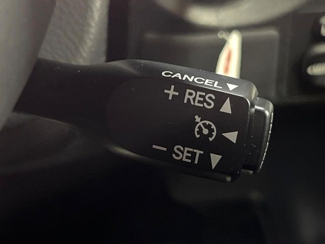 �y�N���[�Y�R���g���[���z�������H�����N���N���s�B�A�N�Z���𗣂��Ă���葬�x�ő��s���ł��A�������^�]���̕��S���y��!�����E�������ȒP�ȃX�C�b�`����Œ����ł��܂��B