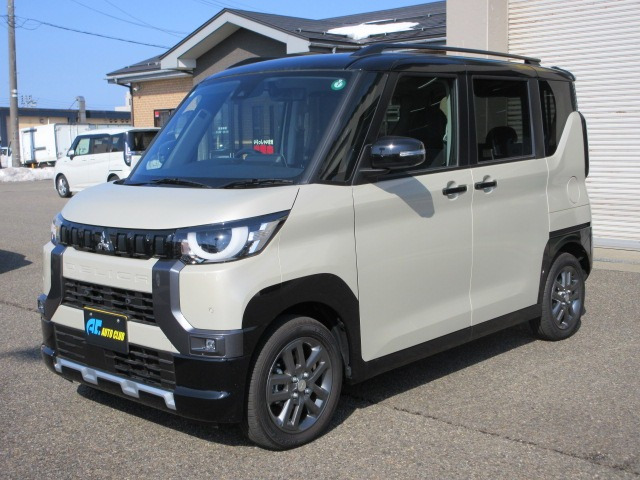 デリカミニT プレミアム 4WD