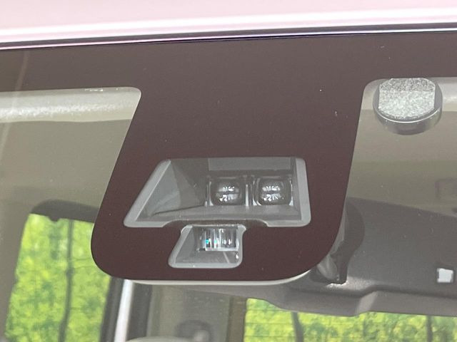 �y�G�}�[�W�F���V�[�u���[�L�z���s���ɑO���̎ԗ�����F�����A�Փ˂������Ȏ��͌x��ƃu���[�L�ŏՓˉ���Ɣ�Q�y�����A�V�X�g�B�����S�Ƀh���C�u�����y���݂��������܂��B