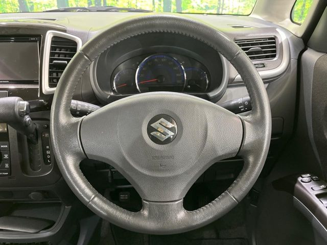 �y�����v�����X�e�A�����O�z�㎿�Ȋv���g�p���邱�ƂŁA��ɂ����������݂ƂĂ��^�]���₷���n���h���ł���