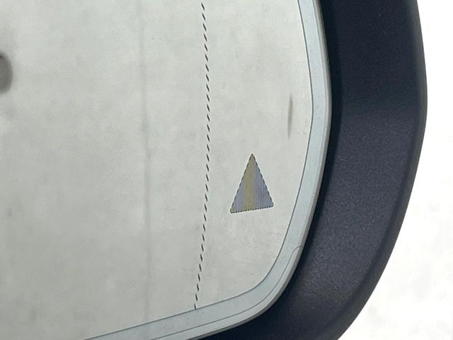 ���u���C���h�A�V�X�g�Z���T�[:���p����̎Ԃ����m���A�h���C�o�[���Ԑ��ύX���s���ۂɁA�x�����Ƌ��ɒ��ӂ𑣂��Ă������S�x���@�\�ł�!