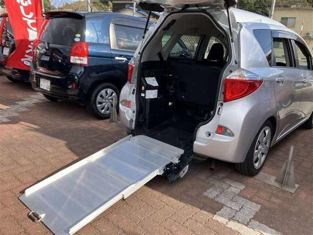 ラクティス1.5 G ウェルキャブ 車いす仕様車スロープタイプ タイプII