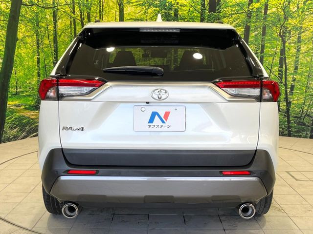 安心の最長10年・走行無制限保証(有償)をご用意。保証内容も充実はもちろん、無料点検&オイル交換や、年中無休の全国・24時間ロードサービスも付帯されておりますのでご安心下さい。