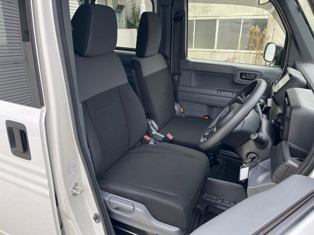 �^�]�Ȃ܂��ɂ͏\���ȃX�y�[�X������A�啿�ȕ��ł��������^�]���Ă�����������ł��B