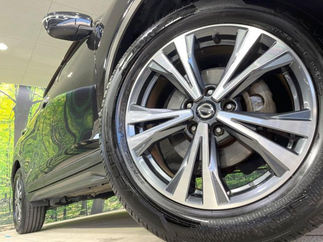 �y����18�C���`�A���~�z�C�[���z�O�ςɃ}�b�`���������A���~�z�C�[���𑕒����Ă���܂��B�e��ЊO�A���~�z�C�[����A�X�^�b�h���X�^�C�����戵�����Ă���܂��B���񂲑��k����������