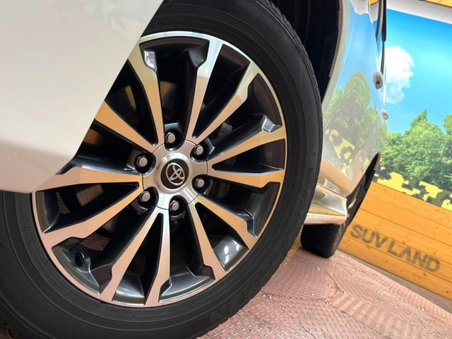 �y�����I�v�V����19�C���`�A���~�z�C�[���z�����I�v�V�����z�C�[���𑕒��B���s���\�̌���ɉ����A�O�ς����X�^�C���b�V���ɂȂ��Ă��܂��B