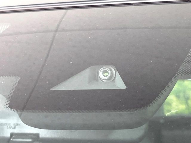 �y�G�}�[�W�F���V�[�u���[�L�z���s���ɑO���̎ԗ�����F�����A�Փ˂������Ȏ��͌x��ƃu���[�L�ŏՓˉ���Ɣ�Q�y�����A�V�X�g�B�����S�Ƀh���C�u�����y���݂��������܂��B