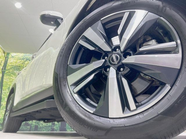 �y����19�C���`�A���~�z�C�[���z�O�ςɃ}�b�`���������A���~�z�C�[���𑕒����Ă���܂��B�e��ЊO�A���~�z�C�[����A�X�^�b�h���X�^�C�����戵�����Ă���܂��B���񂲑��k����������