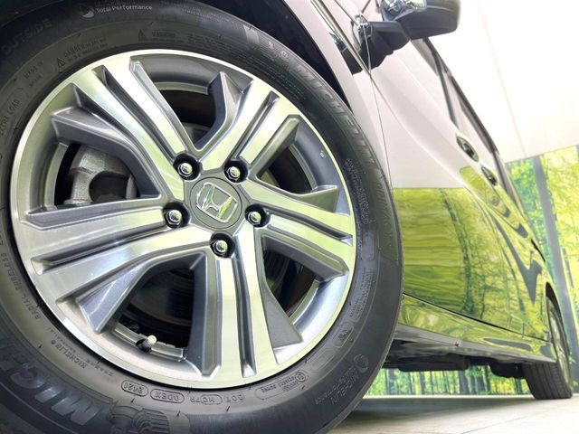 �y����16�C���`�A���~�z�C�[���z�O�ςɃ}�b�`���������A���~�z�C�[���𑕒����Ă���܂��B�e��ЊO�A���~�z�C�[����A�X�^�b�h���X�^�C�����戵�����Ă���܂��B���񂲑��k����������