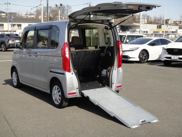 NBOXカスタム（ホンダ）L スロープ 4WD　電動ウインチ 車いす乗員用手すり ETC 中古車画像