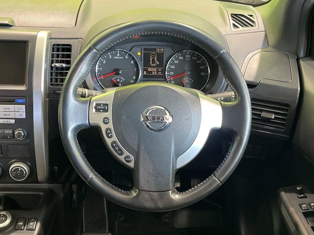 �y�����v�����X�e�A�����O�z�㎿�Ȋv���g�p���邱�ƂŁA��ɂ����������݂ƂĂ��^�]���₷���n���h���ł���