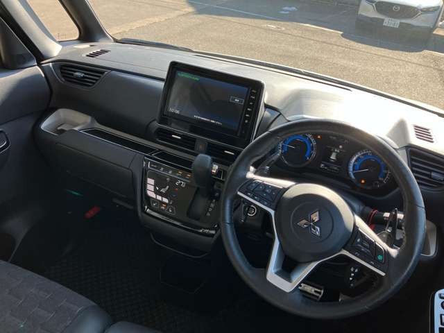 ★鑑定書付きで安心★第三者機関(JAAA日本自動車鑑定協会)のプロ鑑定士によって車輌状態の細かな部分まで鑑定を行なっています!中古車の不安も解消され安心できますね!