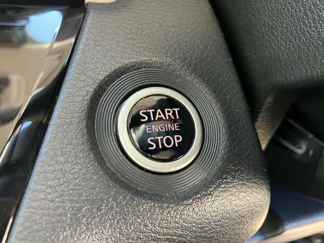 ★プッシュスタートシステム★エンジンスタートは最近はやりのプッシュスタート!鍵を車内に持ち込めばシリンダーに差し込まなくともボタン1つでエンジンがかかる★