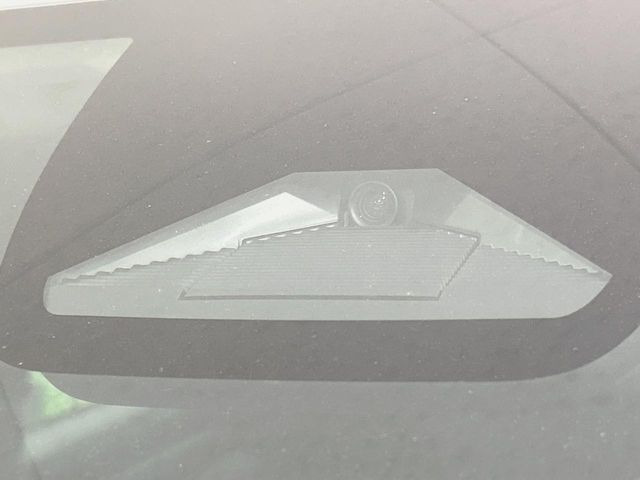 �y�z���_�Z���V���O�z���s���ɑO���̎ԗ�����F�����A�Փ˂������Ȏ��͌x��ƃu���[�L�ŏՓˉ���Ɣ�Q�y�����A�V�X�g�B�����S�Ƀh���C�u�����y���݂��������܂��B