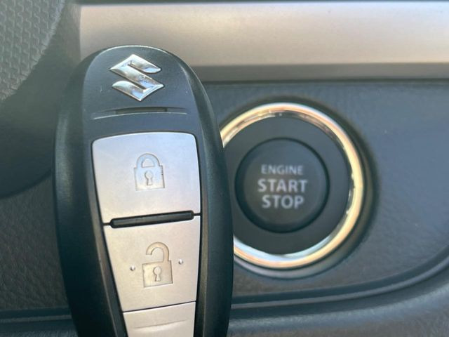 �y�L�[���X�X�^�[�g�V�X�e���z�J�o����|�P�b�g�ɓ��ꂽ�܂܂ł��h�A�̎{���E�������\�ȃX�}�[�g�L�[�𑕔��B�G���W���̃I���E�I�t�����J�M�����o���K�v����������Ƃ��Ă��֗��ł���