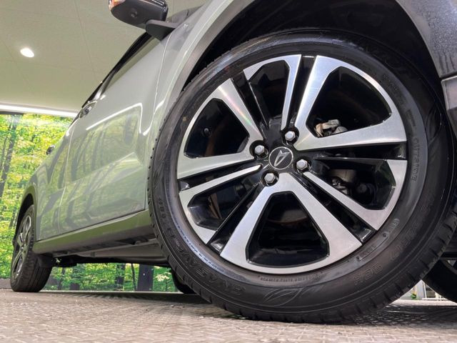 �y����17�C���`�A���~�z�C�[���z�O�ςɃ}�b�`���������A���~�z�C�[���𑕒����Ă���܂��B�e��ЊO�A���~�z�C�[����A�X�^�b�h���X�^�C�����戵�����Ă���܂��B���񂲑��k����������