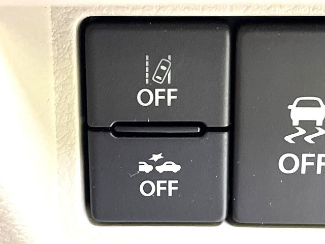 �y�G�}�[�W�F���V�[�u���[�L�z���s���ɑO���̎ԗ�����F�����A�Փ˂������Ȏ��͌x��ƃu���[�L�ŏՓˉ���Ɣ�Q�y�����A�V�X�g�B�����S�Ƀh���C�u�����y���݂��������܂��B