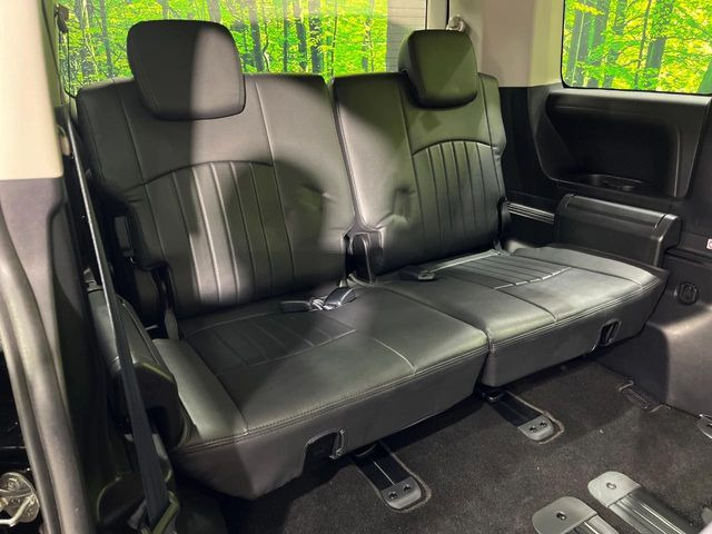 3列目シートはもちろん状態良好☆大人でもゆったりと座って頂けますので、大人数でのお出かけもラクラクです♪ご家族で、気の知れた仲間で、ドライブに行くのが楽しみですね♪