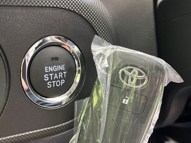 �y�X�}�[�g�L�[�z�J�o����|�P�b�g�ɓ��ꂽ�܂܂ł��h�A�̎{���E�������\�ȃX�}�[�g�L�[�𑕔��B�G���W���̃I���E�I�t�����J�M�����o���K�v����������Ƃ��Ă��֗��ł���