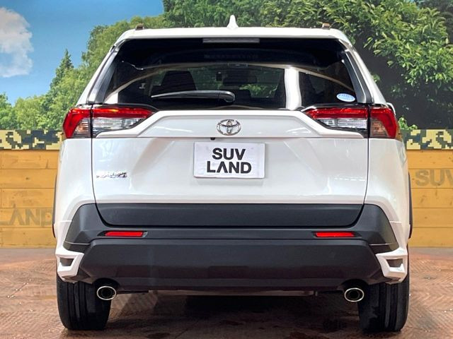 安心の最長10年・走行無制限保証(有償)をご用意。保証内容も充実はもちろん、無料点検&オイル交換や、年中無休の全国・24時間ロードサービスも付帯されておりますのでご安心下さい。