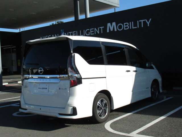 セレナ1.2 e-POWER ハイウェイスターV