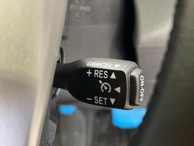 �y�N���[�Y�R���g���[���z�������H�����N���N���s�B�A�N�Z���𗣂��Ă���葬�x�ő��s���ł��A�������^�]���̕��S���y��!�����E�������ȒP�ȃX�C�b�`����Œ����ł��܂��B