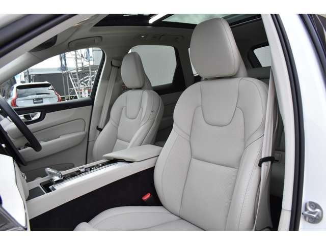 V60ウルトラ T6  AWD プラグインハイブリッド 4WD