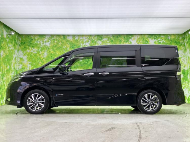 セレナ1.2 e-POWER ハイウェイスターV