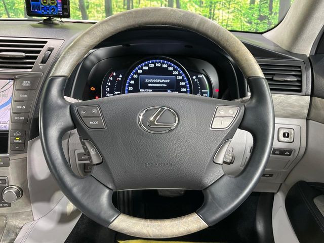 �y�X�e�A�����O�X�C�b�`�z�^�]���A�O������ڐ������炷���ƂȂ��A�I�[�f�B�I���̑��삪�\�ȕ֗��@�\!���S&���K�ȃh���C�u�����o���Ă���܂���