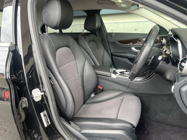 ���O��:�������Ƃ����h���C�o�[�X�y�[�X�ŁA�����Ԃ̉^�]�ł����K�ɂ��߂������������܂��B