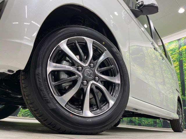 �y����14�C���`�A���~�z�C�[���z�O�ςɃ}�b�`���������A���~�z�C�[���𑕒����Ă���܂��B�e��ЊO�A���~�z�C�[����A�X�^�b�h���X�^�C�����戵�����Ă���܂��B���񂲑��k����������