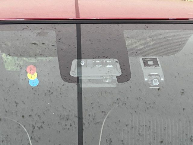 �y�v���N���b�V���Z�[�t�e�B�z�O���̎ԗ��������m���A�Փ˂������Ȏ��͌x��Œ��ӂ𑣂��A�u���[�L�𓥂ޗ͂��T�|�[�g�B�u���[�L�𓥂߂Ȃ������ꍇ�͏Փ˔�Q�y���u���[�L���쓮�A�Փˉ�����T�|�[�g���܂��B