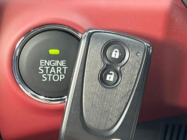 �y�L�[�t���[�V�X�e���z�J�o����|�P�b�g�ɓ��ꂽ�܂܂ł��h�A�̎{���E�������\�ȃX�}�[�g�L�[�𑕔��B�G���W���̃I���E�I�t�����J�M�����o���K�v����������Ƃ��Ă��֗��ł���