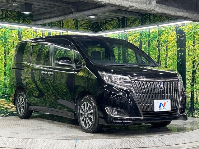 高透明度のガラス皮膜で撥水はもちろん、上質なツヤ・光沢を実現。紫外線や酸性雨から大切な愛車を保護し、色あせ・劣化を防止。「弾スプラッシュコート」、「弾プリミッサコート」からお選びいただけます。