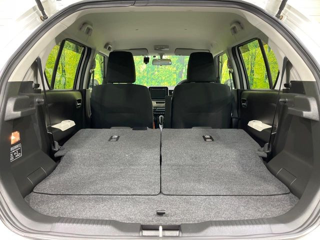 ���i�̂���������ʋ΁A���}���ɏ\���ȉ׎��X�y�[�X���m�ۂ��Ă���܂��B�Z�J���h�V�[�g��|���ƁA�傫�ȉו��̐ύڂ��\�ł���