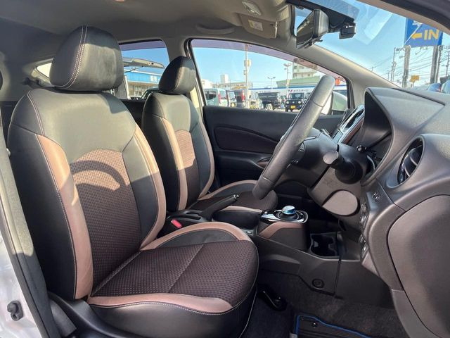 �y�n�[�t���U�[�V�[�g�z�������ƍ���S�n�𗼗������l�C�̃V�[�g���w�ʁE���ʂ̃t�@�u���b�N�f�ނ́A�ʋC���̗ǂ��⊊��ɂ����ɗD��Ă��܂��B�C���╞���ɍ��E���ꂸ���K�ɂ���肢�������܂��B